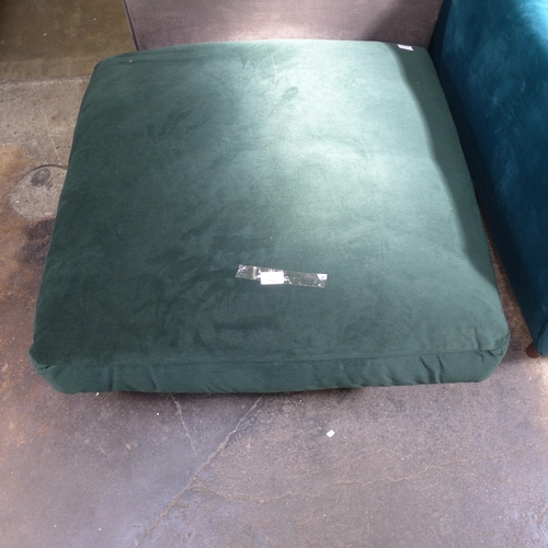 1323 - A forest green velvet large square cushioned top foot stool