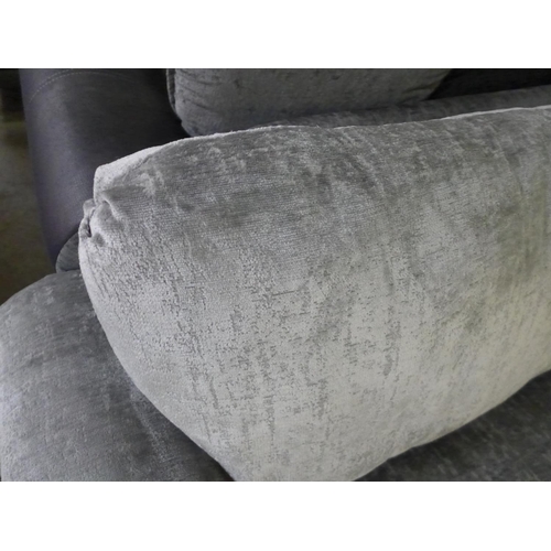 1424 - A grey upholstered loveseat