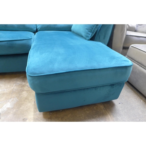 1450 - A Hoxton aquamarine velvet RHF corner sofa