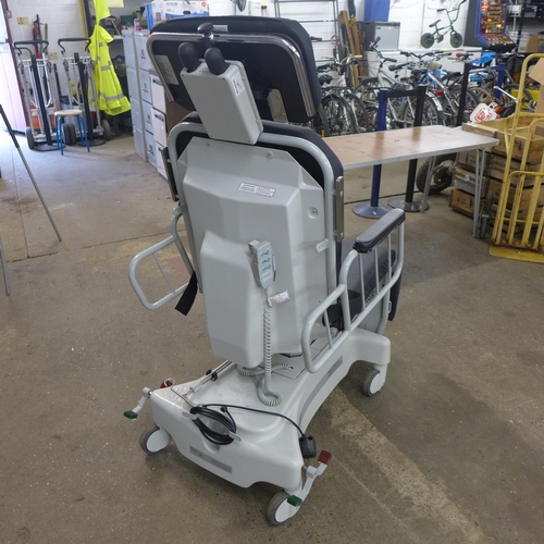 2229 - Hausted hospital chair