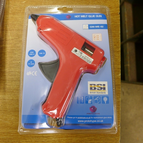 2031 - 4 Hot metal glue guns, 240v, 60w to BSI standards - sealed