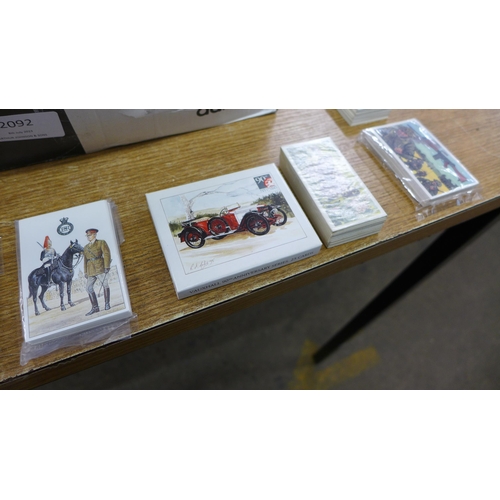 2092 - Box of cigarette card set & tea cards