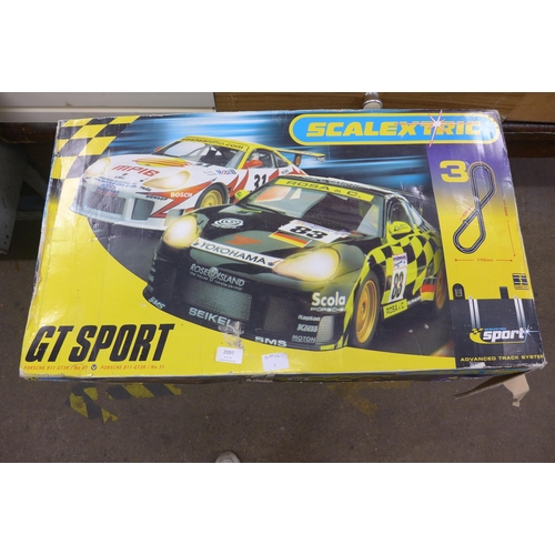 2097 - Scalextric sport set, boxed