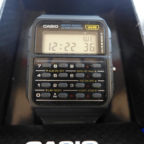 2125 - Casio diver's style watch, Casio black and gold digital and analogue wristwatch and Casio black retr... 