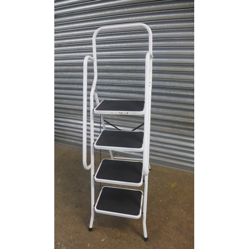 2227 - Four rung metal step ladder