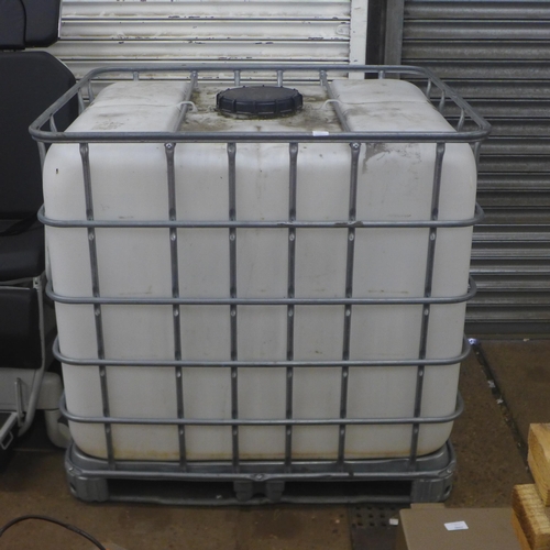 2228 - Large water/fuel container