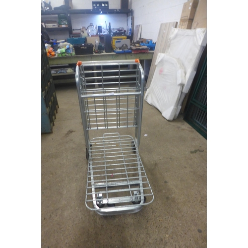 2257 - 4-Wheel metal trolley