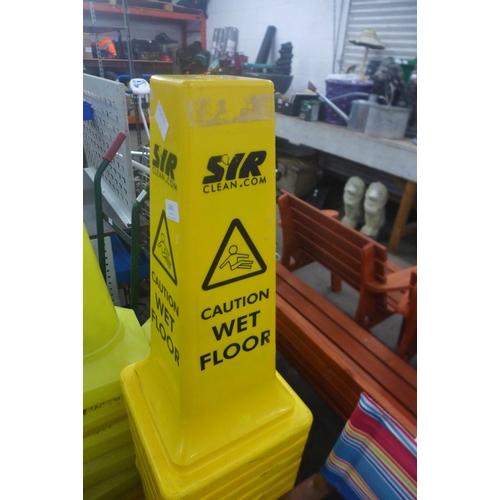 2265 - 21 Wet Floor sign cones