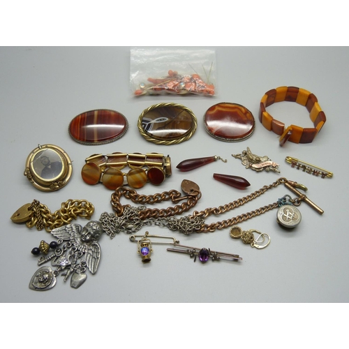 1018 - A collection of paste costume jewellery