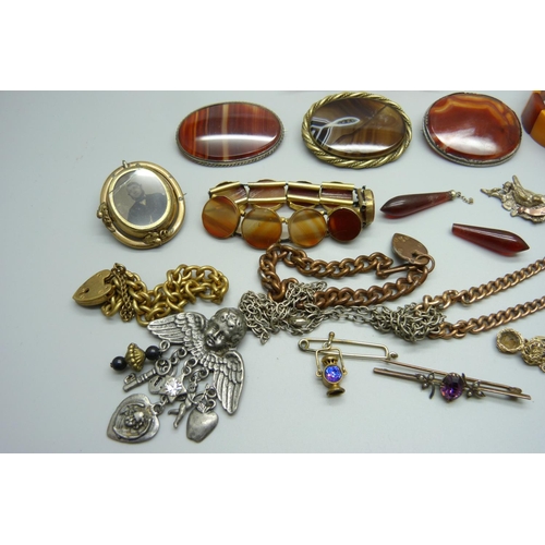 1018 - A collection of paste costume jewellery