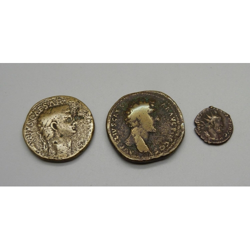 1014 - Three Roman coins, Marcus Aurelius Sestertius 140-144AD, Tetricus I, 271-274 AD, Claudius 41-54AD