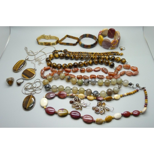 1029 - A collection of tiger's eye jewellery, etc.