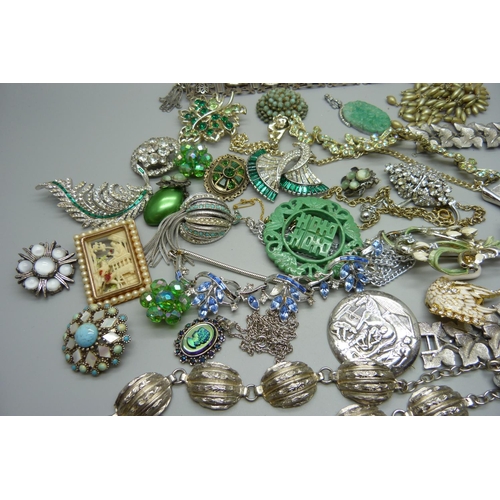 1046 - Vintage costume jewellery