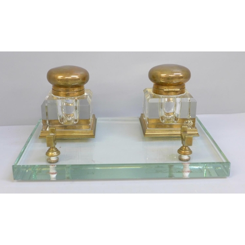 633 - A pen stand with double inkwell, one inkwell chipped