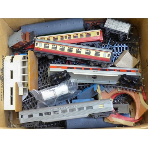 658 - A collection of OO model rail and Dinky Toys, some boxed, includes Dapol 4-4-0 LMS maroon