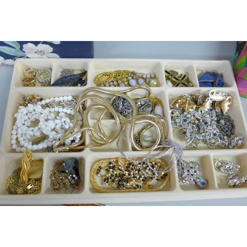 739 - Two cases of costume jewellery