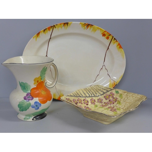 746 - An Art Deco jug, plate and chintz dish