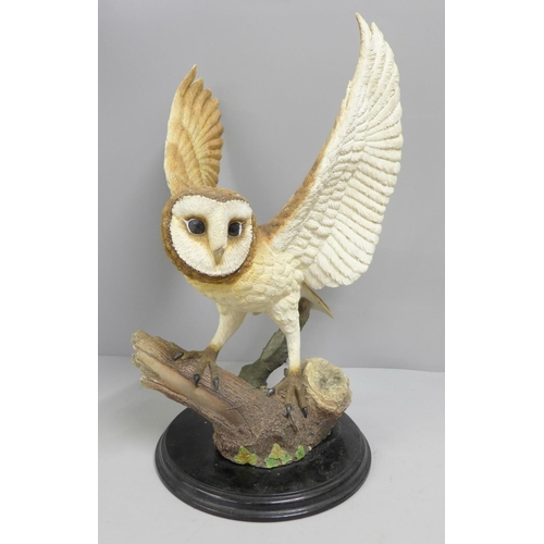 769 - A Leonardo Collection model owl