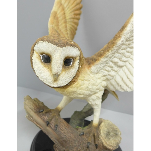 769 - A Leonardo Collection model owl