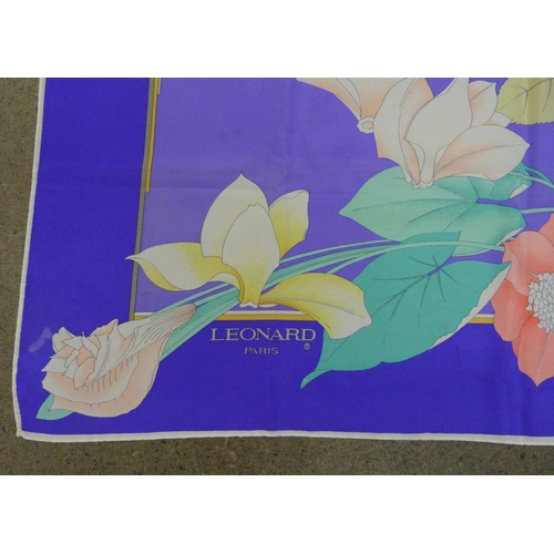 800 - A silk scarf, Leonard, Paris