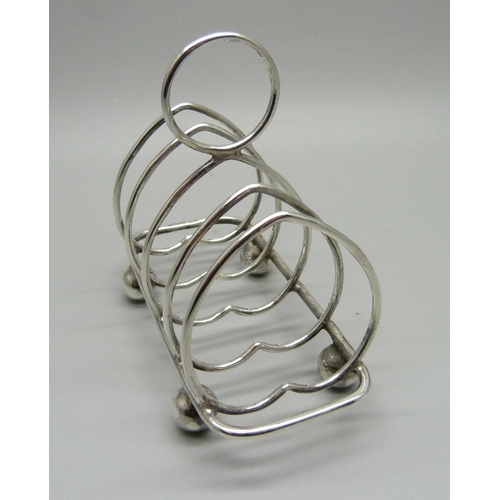 817 - A Walker & Hall silver toast rack, Sheffield 1925, 60.7g