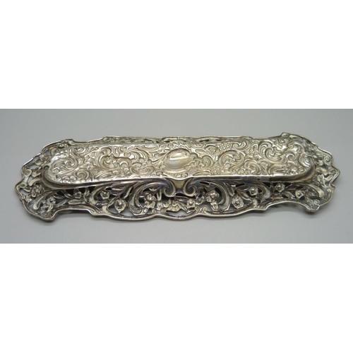 836 - A late Victorian pierced and embossed pen tray,  Birmingham 1900, 75g, 23.5cm