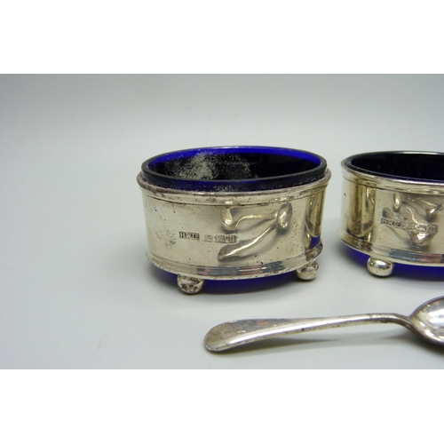 840 - A pair of silver salts, Birmingham 1919, three silver spoons and one other, 60g