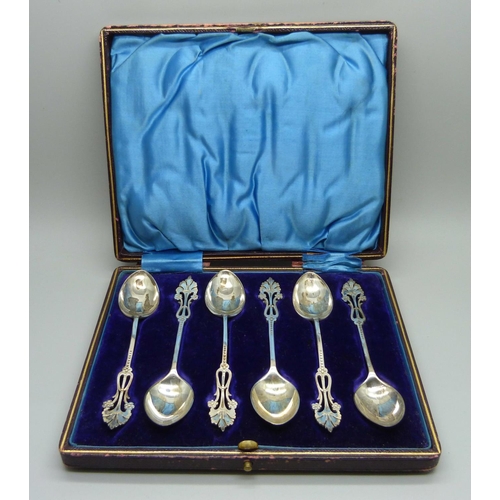 842 - A cased set of six silver spoons, Sheffield 1903, 74g