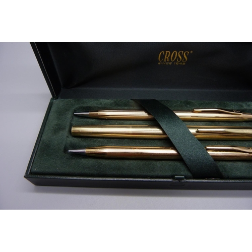 847 - A 14ct rolled gold pen and pencil set, fountain pen with 14k gold nib, cased