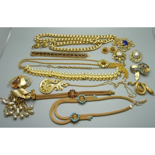 862 - Gold tone and plated costume jewellery