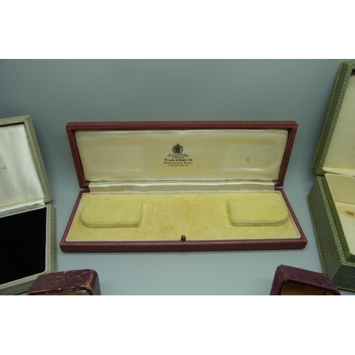 884 - Ten antique and vintage jewellery presentation boxes including Fortnum & Mason and Mappin & Webb, ri... 