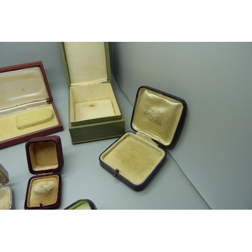 884 - Ten antique and vintage jewellery presentation boxes including Fortnum & Mason and Mappin & Webb, ri... 