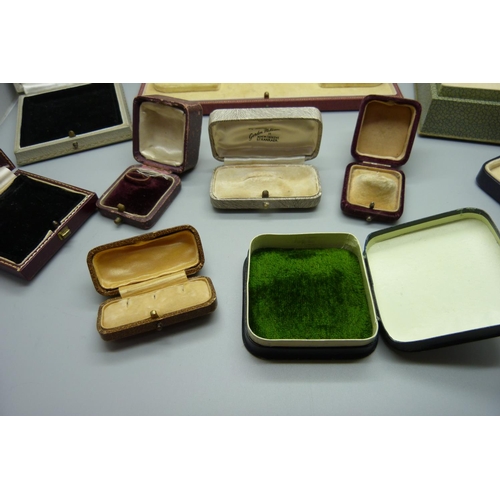 884 - Ten antique and vintage jewellery presentation boxes including Fortnum & Mason and Mappin & Webb, ri... 