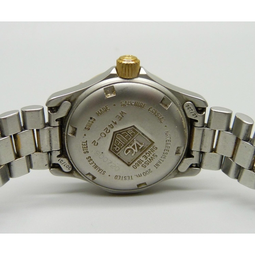 909 - A lady's Tag Heuer wristwatch