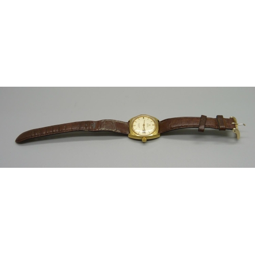 917 - A lady's 18ct gold Omega Seamaster Cosmic date wristwatch with second sweep hand, gross weight 27.8g... 