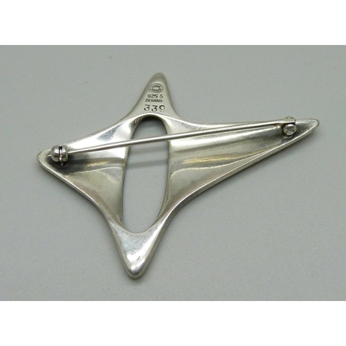 961 - A Georg Jensen silver brooch, marked 339, designed by Henning Koppel