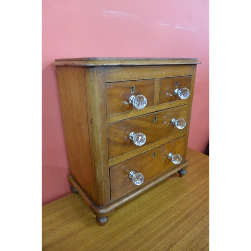 118 - A Victorian mahogany apprentices/miniature chest of drawers
