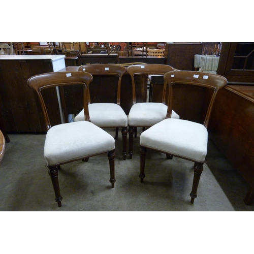 253 - A set of four Victorian mahogany dining chairs