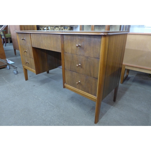 60 - A Vanson walnut desk
