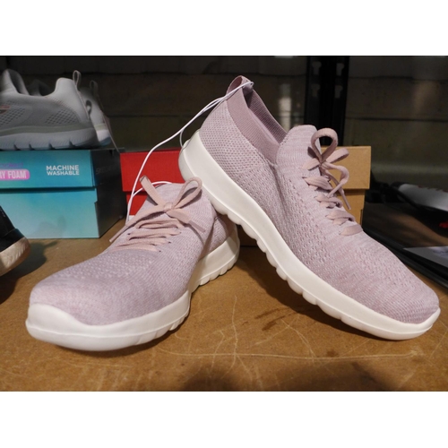 3118 - Pair of women's mauve Skechers UK size 4 * this lot is subject to VAT
