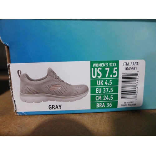 3119 - Two pairs of women's Skechers UK size: 4.5 & 6 * this lot is subject to VAT