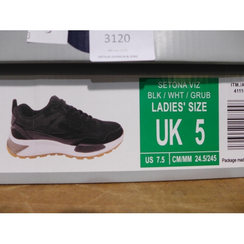 3120 - Pair of women's black Fila trainers UK size 5 * this lot is subject to VAT