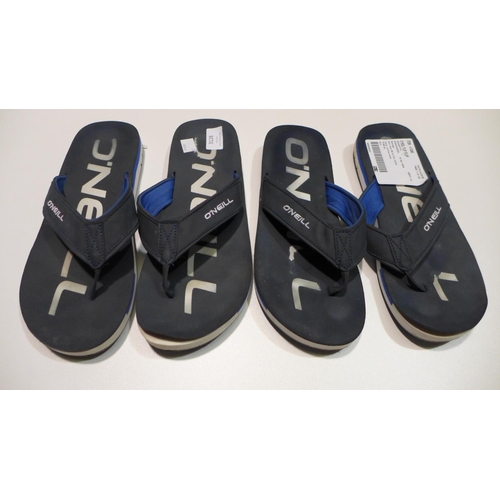 3128 - 2 Pairs of men's O'Neill flip-flops. sizes: 10 & 11 * this lot is subject to VAT