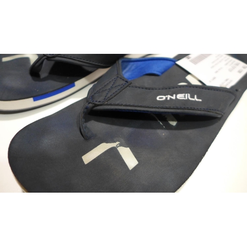 3128 - 2 Pairs of men's O'Neill flip-flops. sizes: 10 & 11 * this lot is subject to VAT