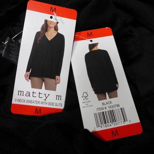 3138 - Quantity of women's V-neck sweaters - mainly black - mixed sizes * this lot is subject to VAT