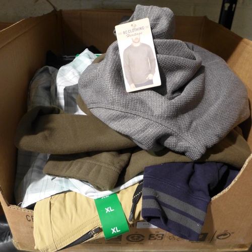 3142 - Assorted men's clothing - various sizes, styles, colours * this lot is subject to VAT