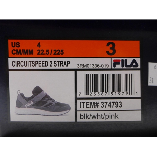 3147 - Pair of children's grey Fila trainers - UK size: 3 * this lot is subject to VAT