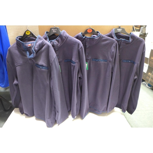 3164 - 4 Men's 32°heat blue sweaters - XL * this lot is subject to VAT