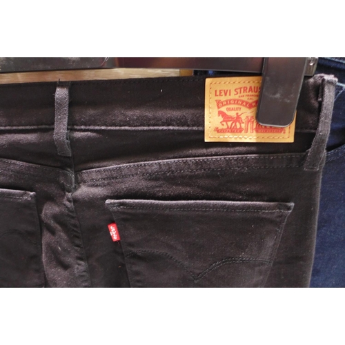 3177 - 3 Pairs of branded jeans incl. Levi & Replay - mix size, size, colours * this lot is subject to VAT