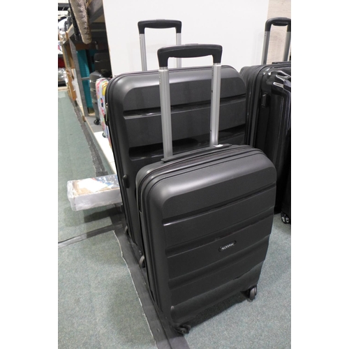 3183 - At 2 Piece Bon Air Black, Hardside Suitcase Set, Original RRP £119.99 + vat   (296-79)   * This lot ... 